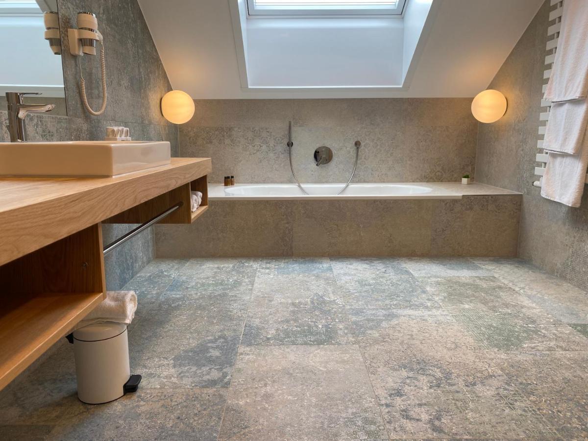 Gasthof & Hotel Bichler Emmering  Bagian luar foto