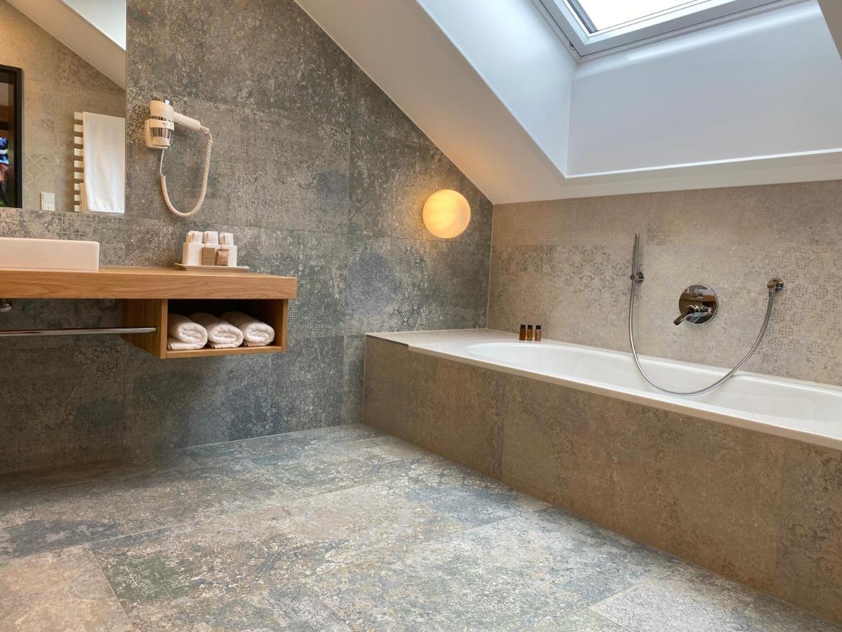Gasthof & Hotel Bichler Emmering  Bagian luar foto